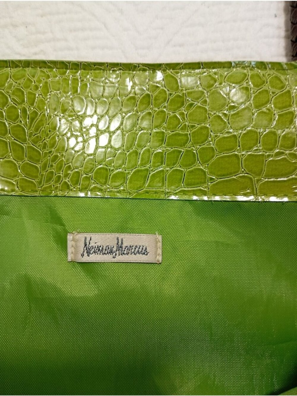 Neiman Marcus Green Croc-Embossed Vinyl Tote Bag With Brown Braided Handles - Picture 2 of 12